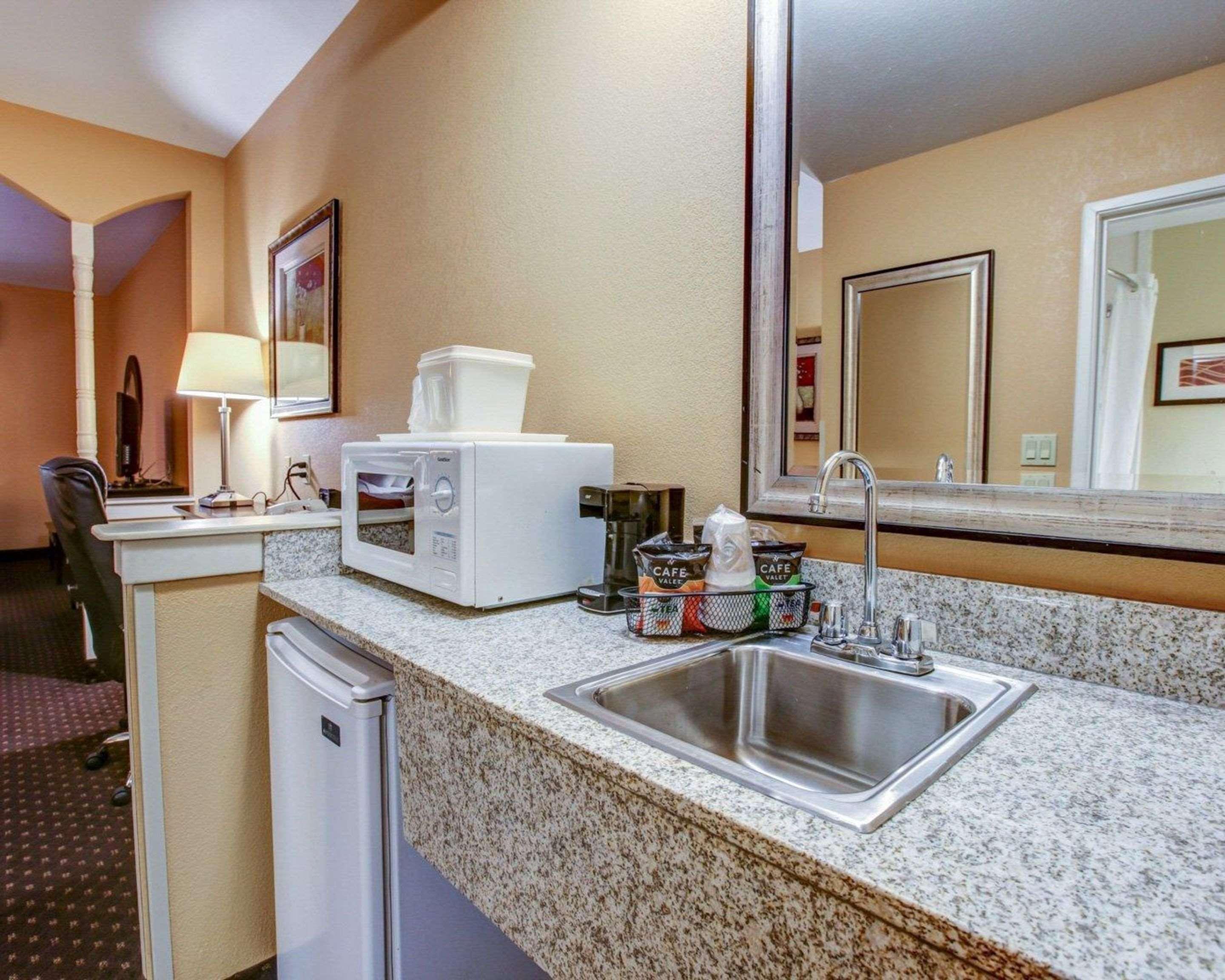Comfort Suites At Rivergate Mall Goodlettsville Exterior photo
